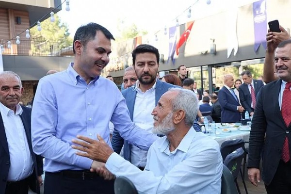 Murat Kurum’dan deprem konutları propagandasına yanıt! “Onlar konuşuyor, biz eser üretiyoruz”